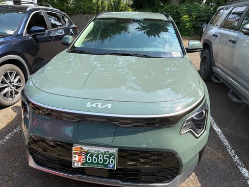 Certified 2023 Kia Niro Wind w/ Wind Preserve Package FWD image 4
