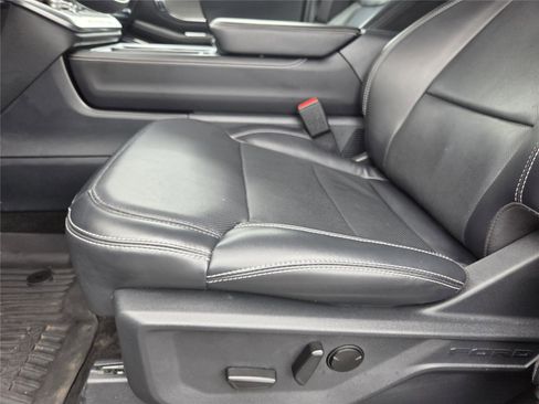 Used 2025 Ford Expedition Platinum w/ Driver's Package AWD/4WD image 17