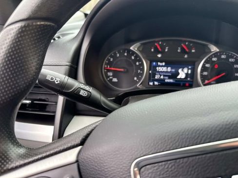 Used 2024 GMC Terrain SLE image 33