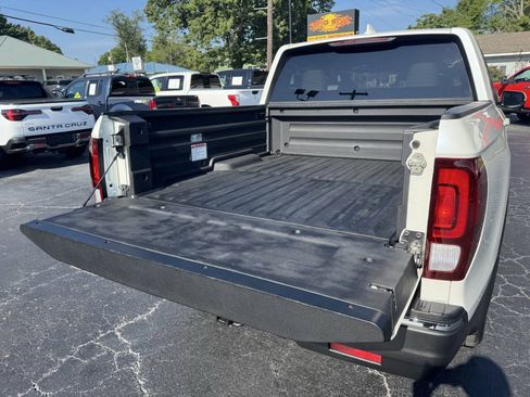 Used 2017 Honda Ridgeline RTL-T image 17