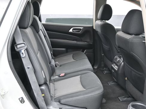 Used 2020 Nissan Pathfinder SV AWD/4WD image 28