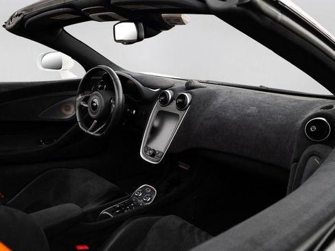 Used 2020 McLaren 600LT Spider RWD image 15