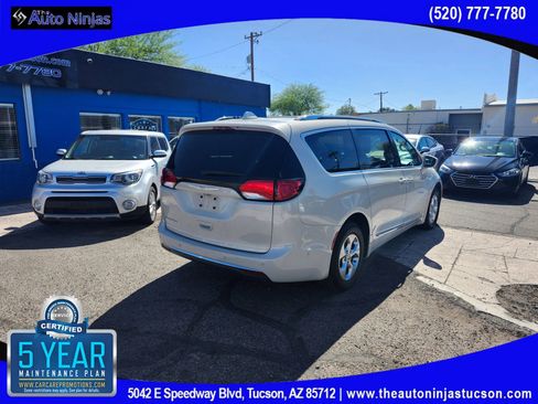 Used 2017 Chrysler Pacifica Touring-L Plus w/ Advanced Safetytec Group image 9