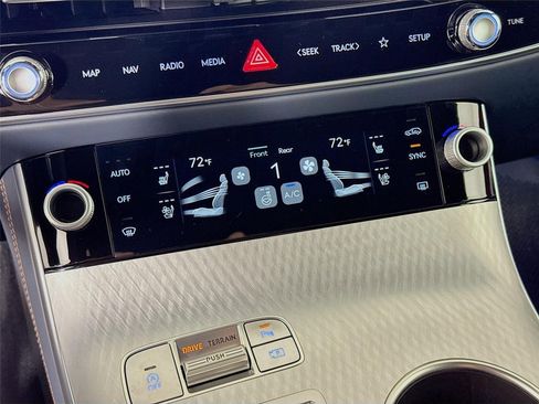 New 2026 Genesis GV70 2.5T Sport Prestige AWD/4WD image 18