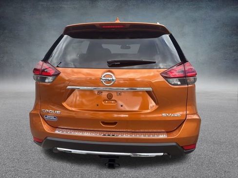 Used 2017 Nissan Rogue SV image 6