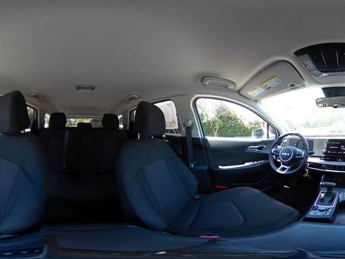 Used 2025 Kia Sportage LX FWD image 41