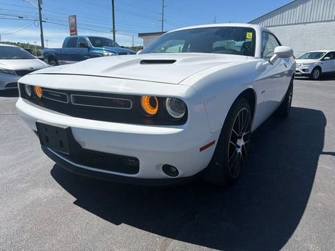 Used 2016 Dodge Challenger R/T RWD image 5