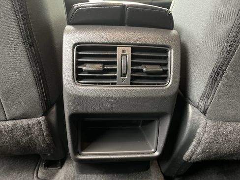 Used 2023 Nissan Rogue S image 10