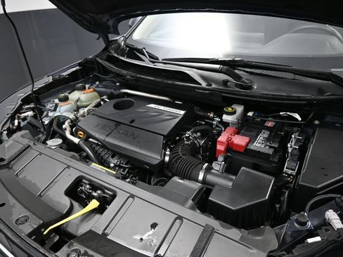Used 2025 Nissan Rogue SV FWD image 9