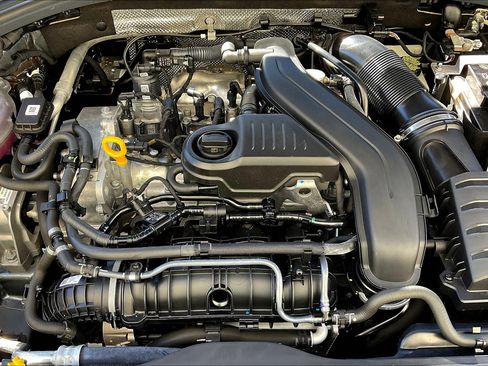 Certified 2023 Volkswagen Jetta SE image 32