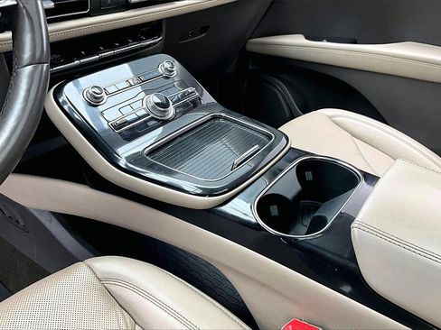 Used 2022 Lincoln Nautilus Reserve image 15