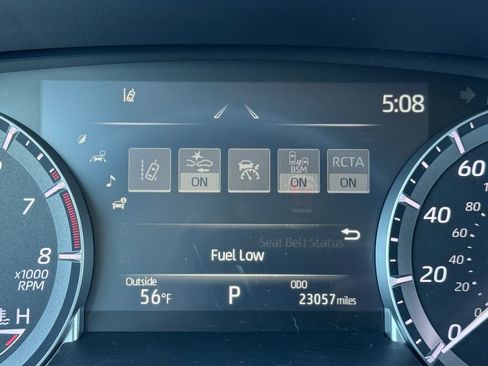 Used 2022 Toyota Highlander XLE image 13