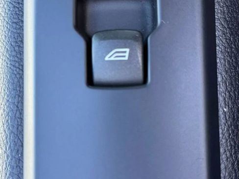 Used 2011 Land Rover LR4 HSE image 31