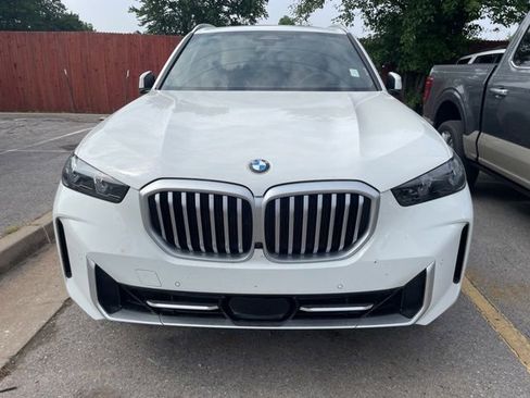 Used 2024 BMW X5 sDrive40i w/ Parking Assistance Package RWD image 3