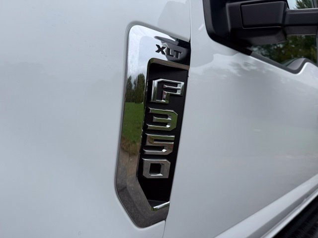 Used 2020 Ford F350 XLT w/ Camper Package AWD/4WD image 9