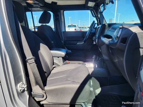 Used 2015 Jeep Wrangler Unlimited Sport image 28