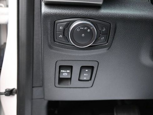 Used 2019 Ford F150 Platinum w/ Equipment Group 701A Luxury AWD/4WD image 16