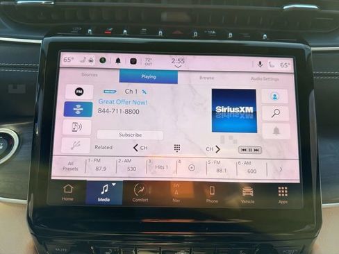 Used 2023 Jeep Grand Cherokee Limited image 27