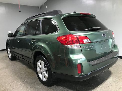 Used 2013 Subaru Outback 2.5i Limited AWD/4WD image 5