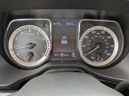 Used 2019 Nissan Titan SV AWD/4WD image 28