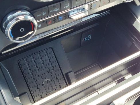 New 2025 Ford F250 Platinum image 24