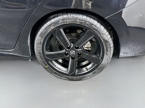 Used 2023 Nissan Sentra SR w/ Midnight Edition Package FWD image 37