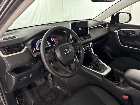 Used 2024 Toyota RAV4 LE FWD image 4