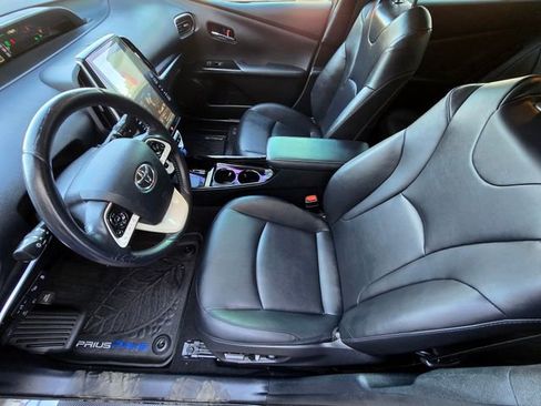 Used 2017 Toyota Prius Prime Advanced FWD image 19