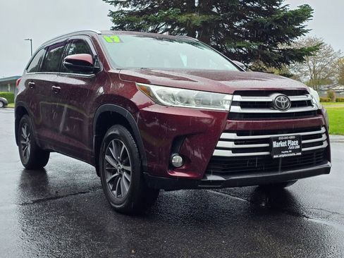 Used 2017 Toyota Highlander XLE AWD/4WD image 8