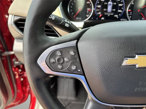 Used 2023 Chevrolet Traverse Premier FWD image 22
