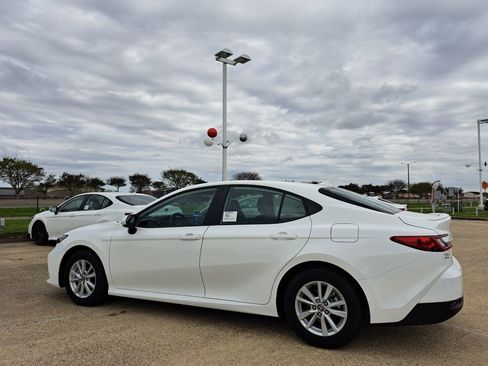 New 2026 Toyota Camry LE image 7