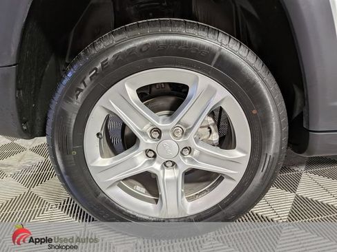 Used 2024 Jeep Compass Latitude AWD/4WD image 44
