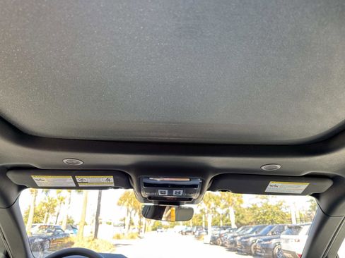 New 2026 Land Rover Range Rover Evoque S image 18