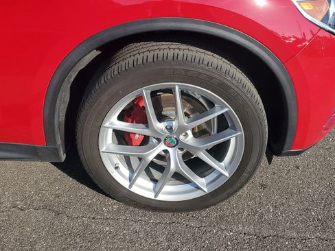 Used 2019 Alfa Romeo Stelvio AWD image 41