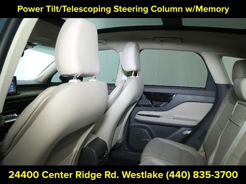 Certified 2023 Lincoln Corsair Standard w/ Equipment Group 101A image 15