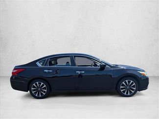 Used 2017 Nissan Altima 2.5 SV FWD video 4