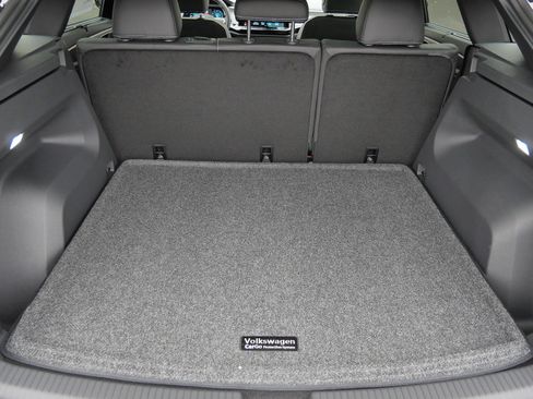 New 2026 Volkswagen Atlas Cross Sport SE image 6