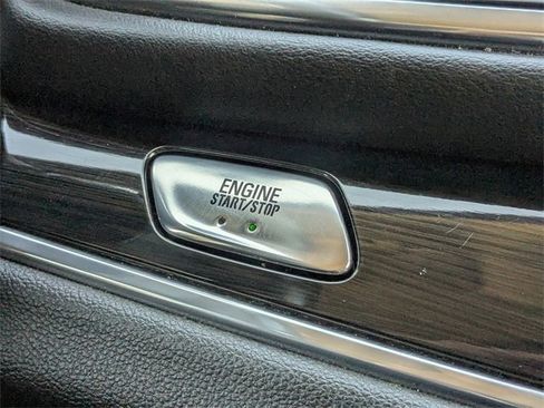 Used 2019 Buick Enclave Essence image 26