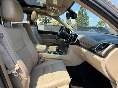 Used 2014 Jeep Grand Cherokee Limited w/ Luxury Group II AWD/4WD image 17