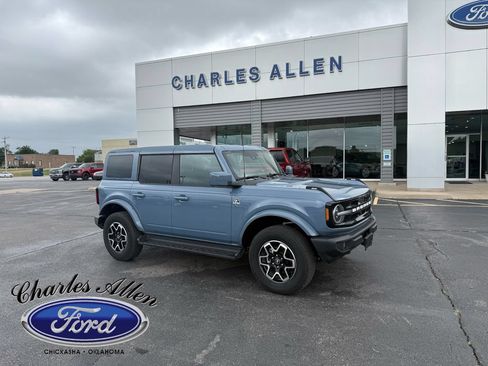 Used 2025 Ford Bronco Outer Banks AWD/4WD image 1