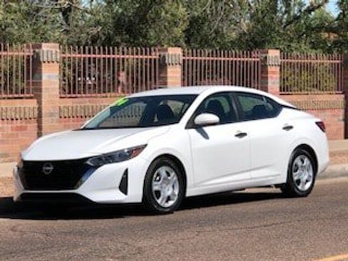 Used 2024 Nissan Sentra S FWD image 3