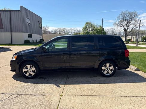 Used 2013 Dodge Grand Caravan SE FWD image 4