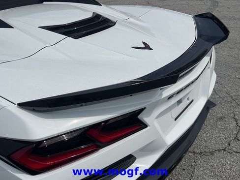 Used 2025 Chevrolet Corvette Z06 RWD image 30