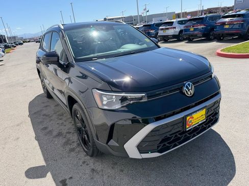 New 2026 Volkswagen Taos SE FWD image 8