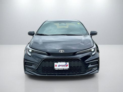 Used 2026 Toyota Corolla SE w/ SE Premium Package image 2