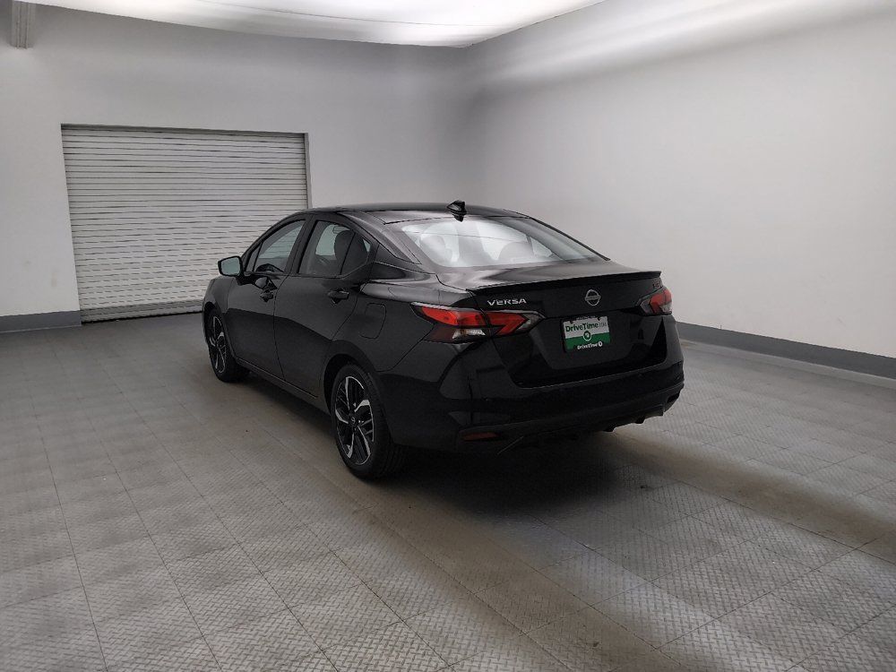 Used 2024 Nissan Versa SR FWD image 5