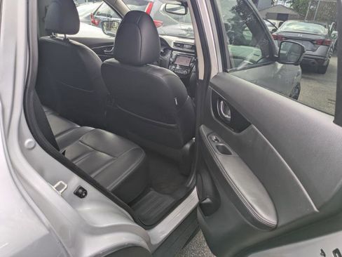 Used 2020 Nissan Rogue SL image 10