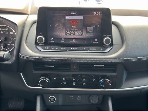 Used 2023 Nissan Rogue S image 20