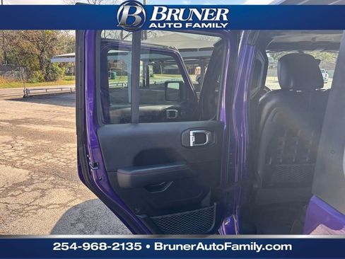 Used 2023 Jeep Wrangler Unlimited Rubicon w/ Xtreme 35 Tire Package image 12