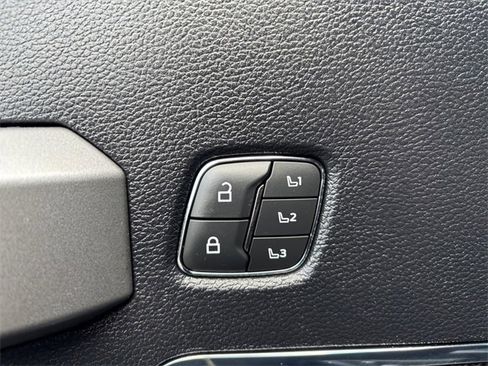 Used 2021 Ford F350 Platinum w/ Tremor Off-Road Package image 18